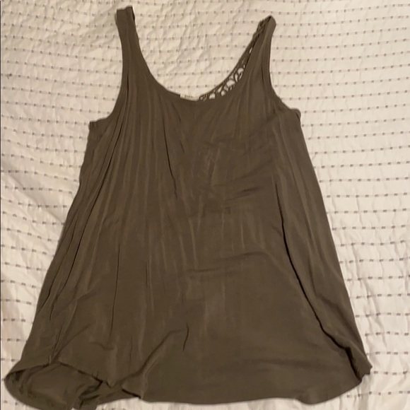 Green tank with lace back - Picture 1 of 2
